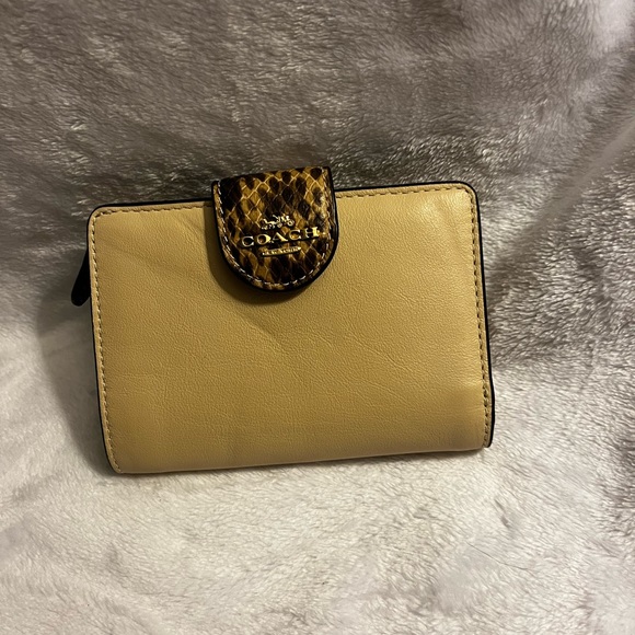 Wallet - Picture 2 of 8